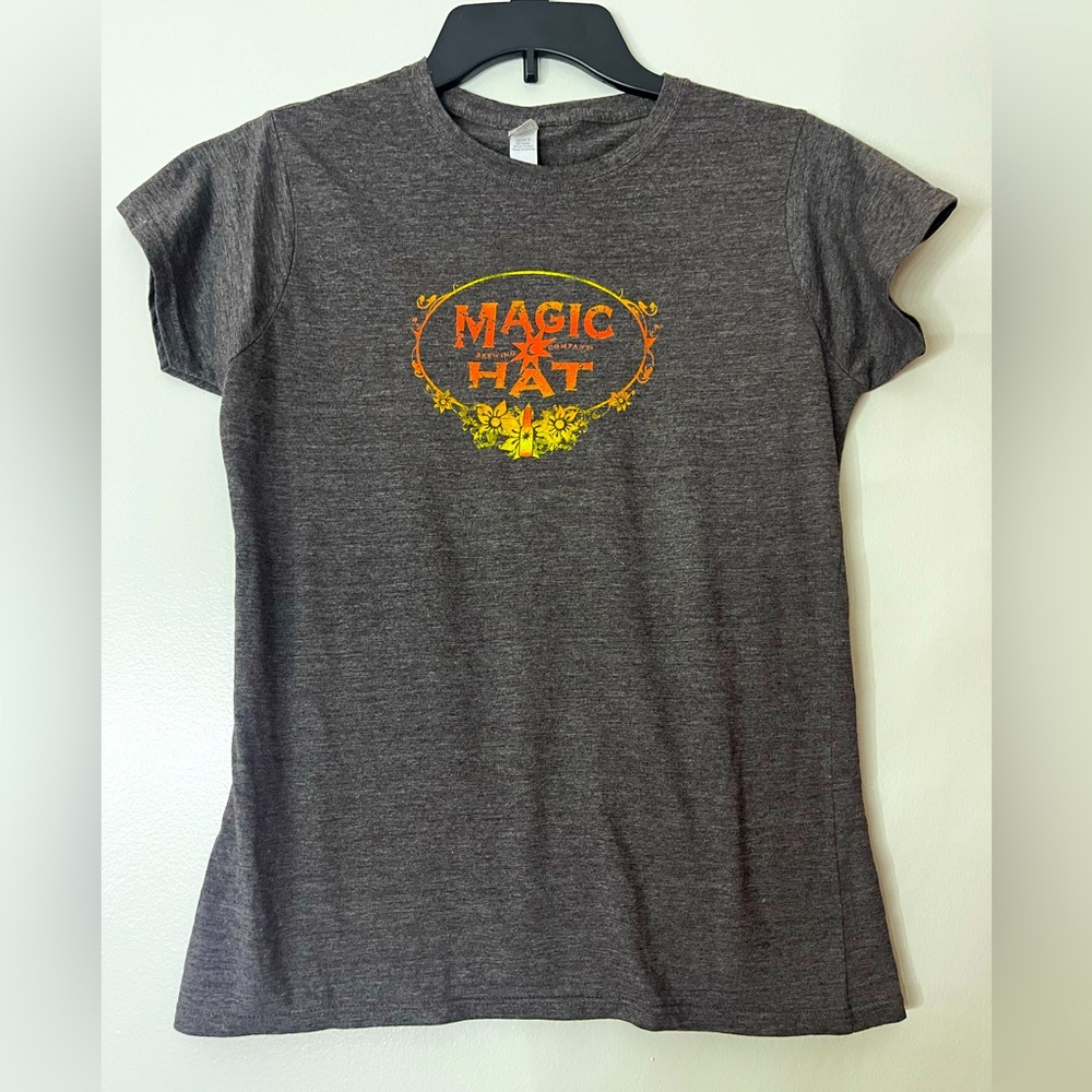 Magic Hat Brewing Company Hawaiian Tiki Bar Graphic Beer Logo Baby Tee T-Shirt
